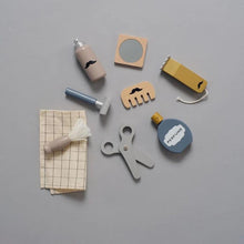 Φόρτωση εικόνας στο εργαλείο προβολής Συλλογής, Βαλιτσάκι Κουρέα με ξύλινα εργαλεία Jabadabado