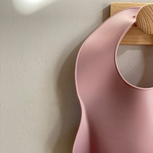 Φόρτωση εικόνας στο εργαλείο προβολής Συλλογής, Σαλιάρα Σιλικόνης Light pink