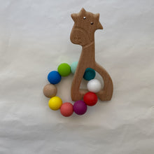 Φόρτωση εικόνας στο εργαλείο προβολής Συλλογής, Μασητικό οδοντοφυΐας με ξύλινη καμηλοπάρδαλη