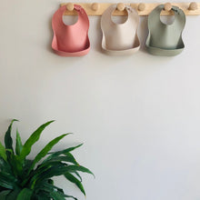 Φόρτωση εικόνας στο εργαλείο προβολής Συλλογής, Σαλιάρα Σιλικόνης Vintage green